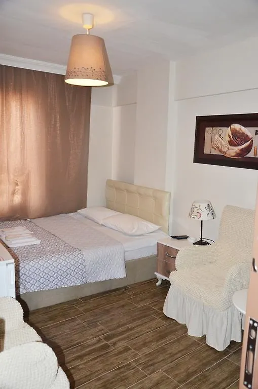 Rooster Hostel Izmir 0*,