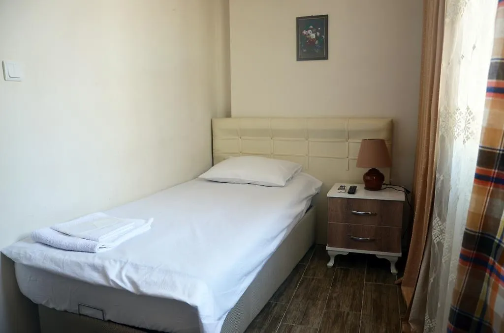 Rooster Hostel Izmir 0*,