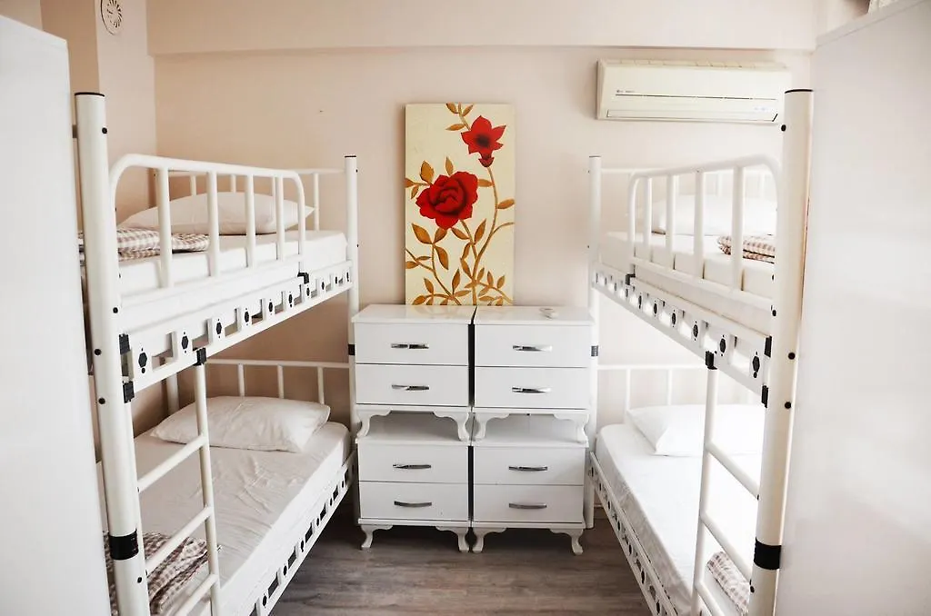 Rooster Hostel Izmir